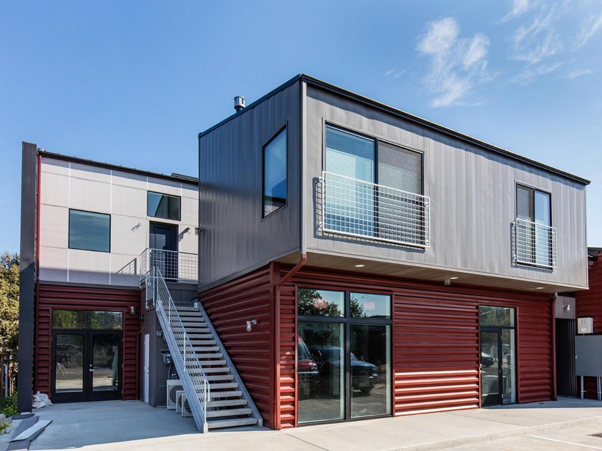 The Web Suites 星期五港 外观 照片